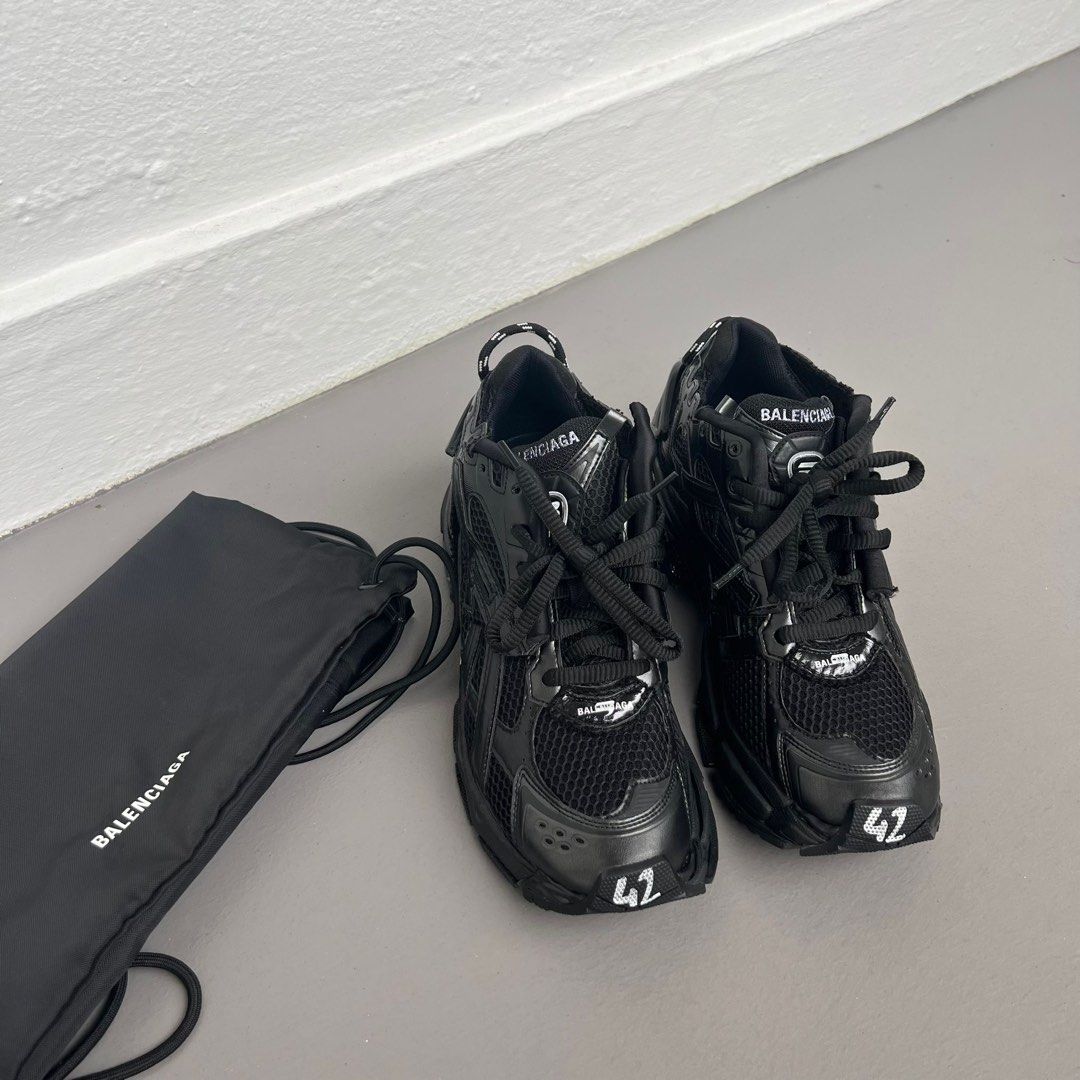 balenciaga runners mens olive