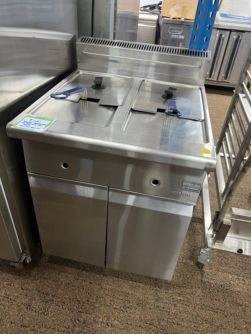 Berjaya Twin Tank Gas Deep Fryer/Freestanding Deep Fryer, TV & Home