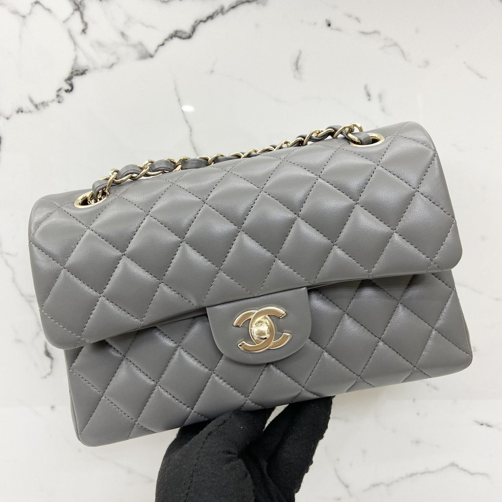 CHANEL MATELASSE Large Classic Handbag (A01112 Y01864 C3906)