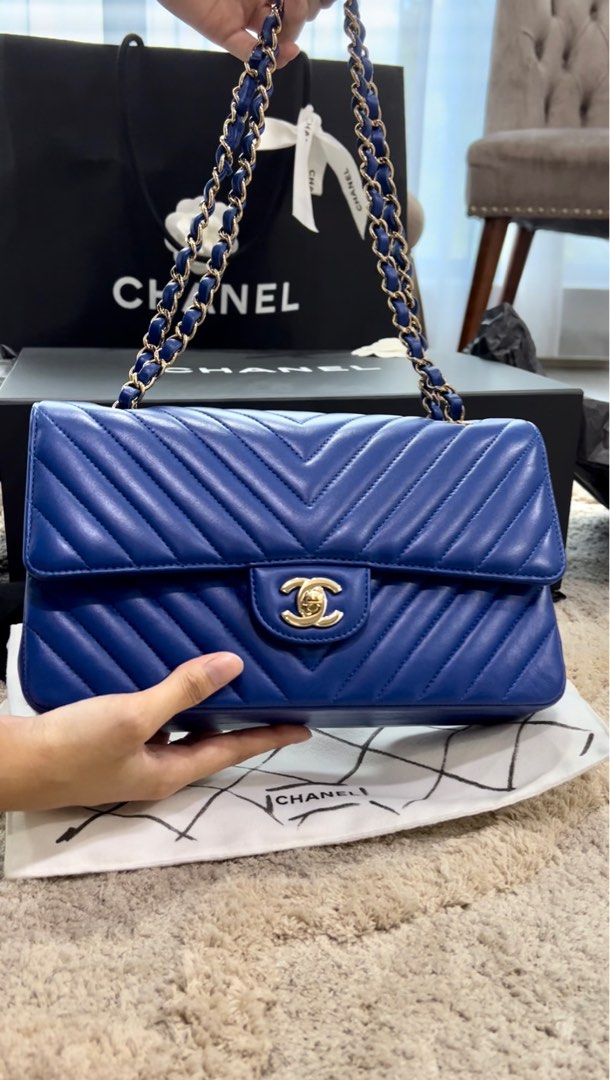 Chanel Blue Chevron Lambskin Classic Double Flap Medium Q6BATU1IB0003