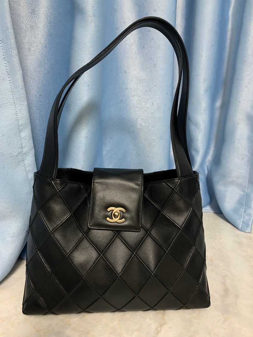 Chanel Kelly Shoulder Bag, 名牌, 手袋及銀包- Carousell