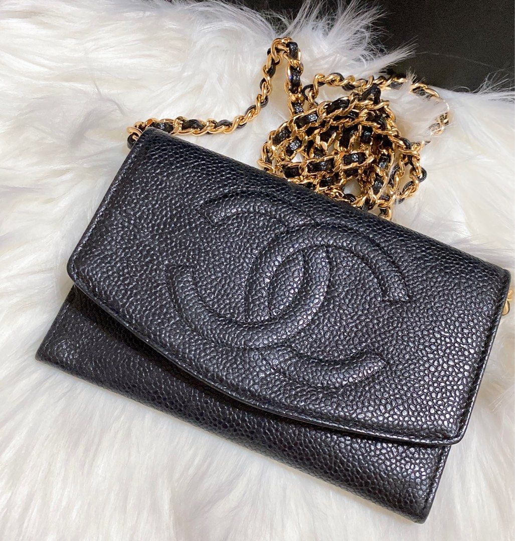 Chanel vintage CC logo 黑金魚子醬皮card holder/卡包/銀包WOC, 女裝, 手袋及銀包, 銀包、卡片套-  Carousell