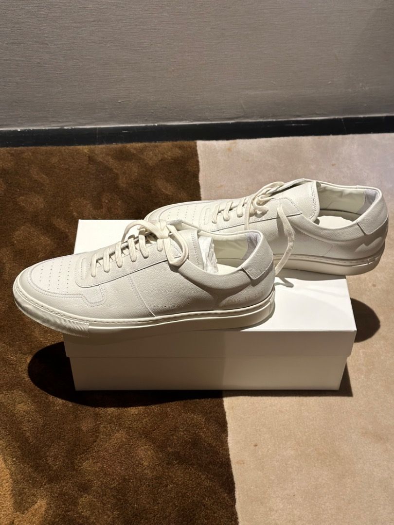 Common projects online bball on feet