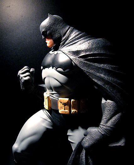 DC Collectibles: Designer series: BATMAN full size statue by Andy Kubert  (12