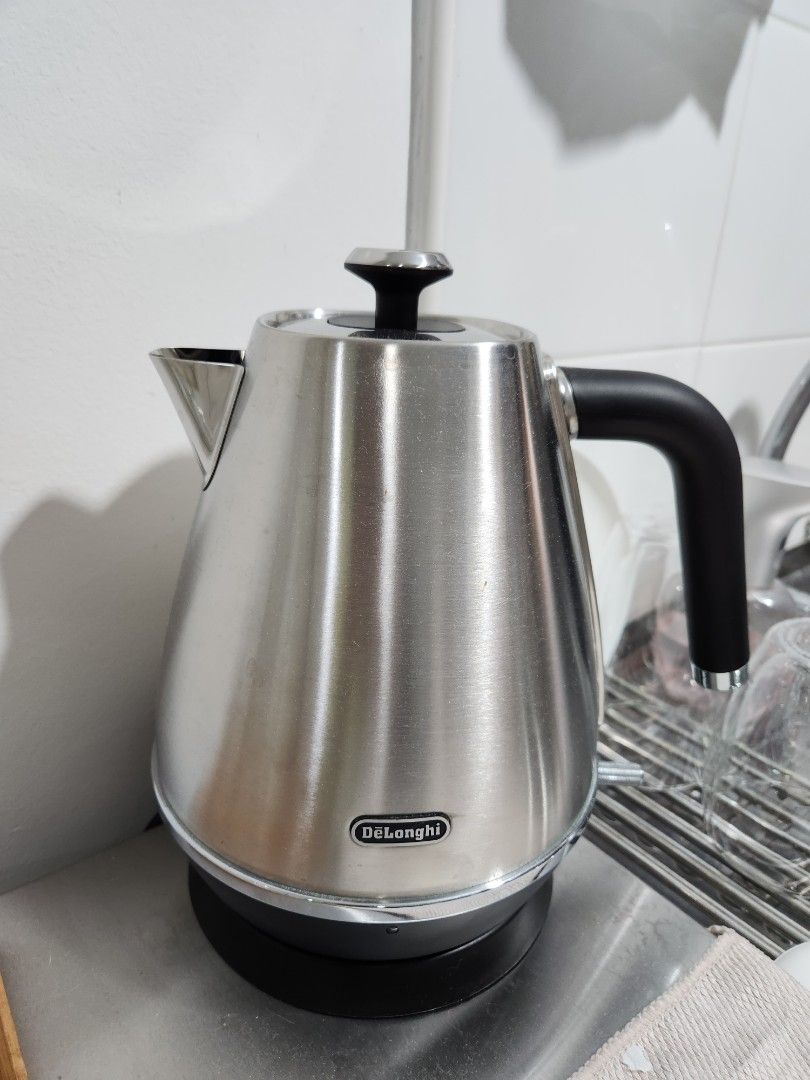 Delonghi 1.7L Distinta X Stainless Steel Kettle