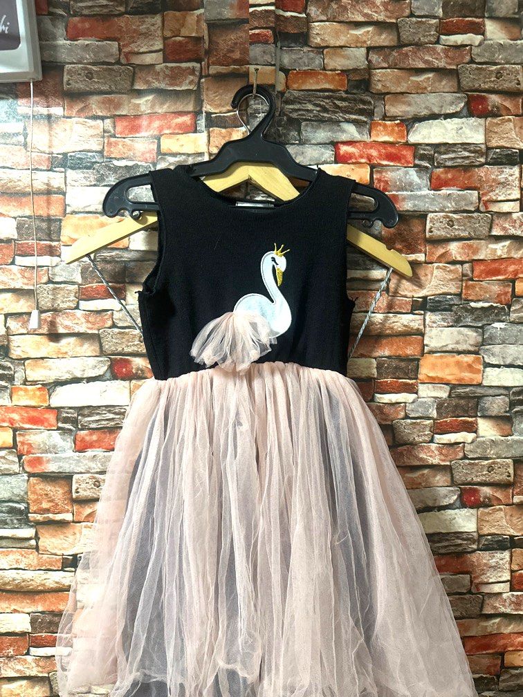 Dress for girls (Category: Babies & Kids Fashion) located in Makati City. Submitted by affordstuff (Listing ID 1225071068, Image 2). Description: Size 140 For 4-7 yrs old May flaws pero di sya halata kasi natatakpan :).