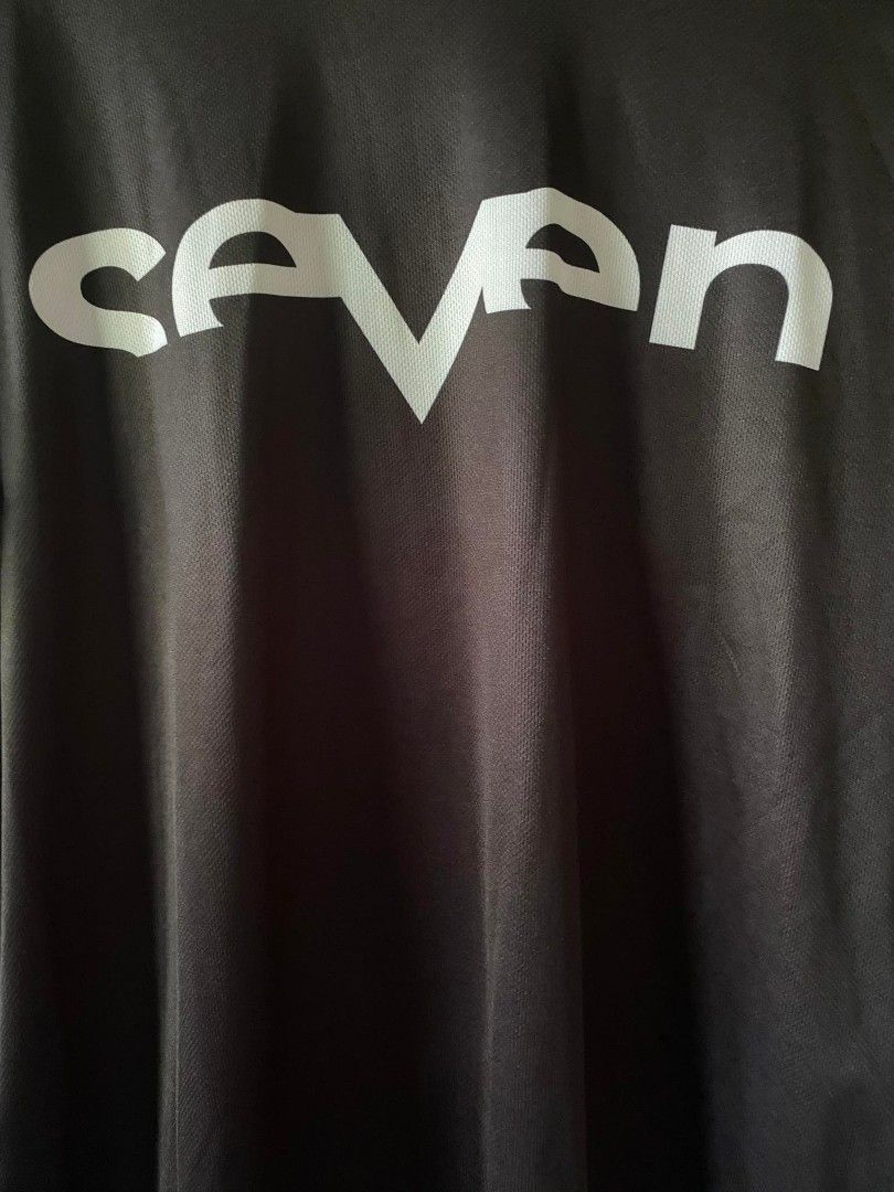 Drifit Long Sleeves (Category: Activewear) located in Davao. Submitted by bletti_bletti (Listing ID 1225038565, Image 3). Description: Size: Large (width: 21.5) No flaws RFS: Decluttering Shipping can also be through shoppee aside from the usual LBC/JRS/J&T.