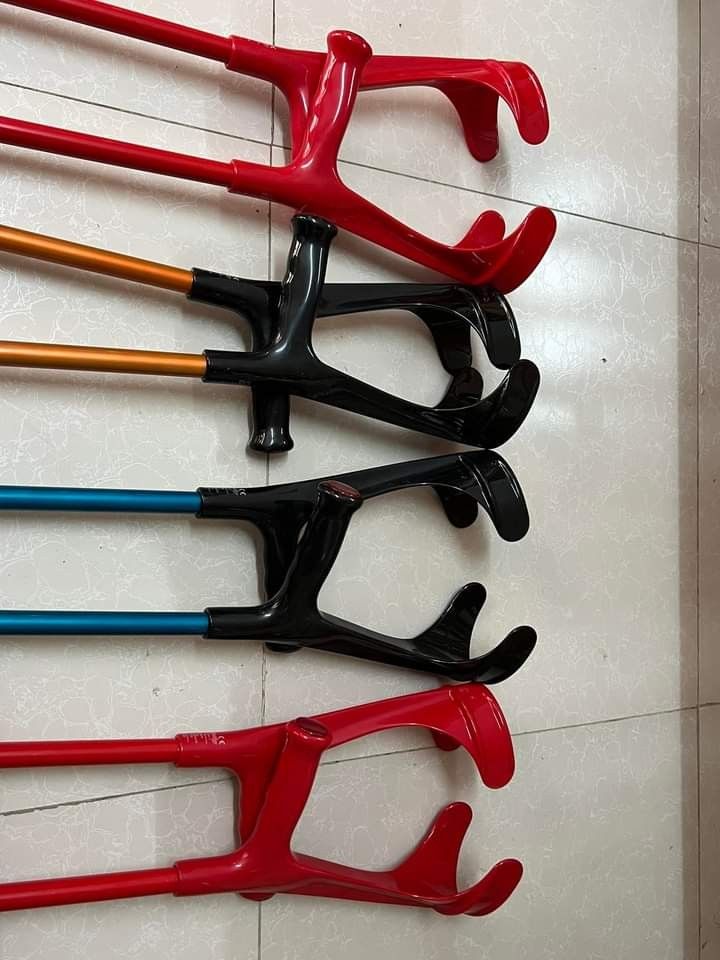 Elbow crutches (Category: Rehabilitative Devices) located in Manila. Submitted by calmdolphin.87b0e4 (Listing ID 1224929608, Image 1). Description: KOWSKY FOREARM CRUTCHES, Multi Color (Pair) The Kowsky Open Cuff Crutch, Multi Colored with Ergo Soft Grips extremely light and yet very strong. the Semi-elliptical cuff supports the ulna optimally no matter what type of clothing is worn. adjustable length via clip or push button. a cap nut for absolu