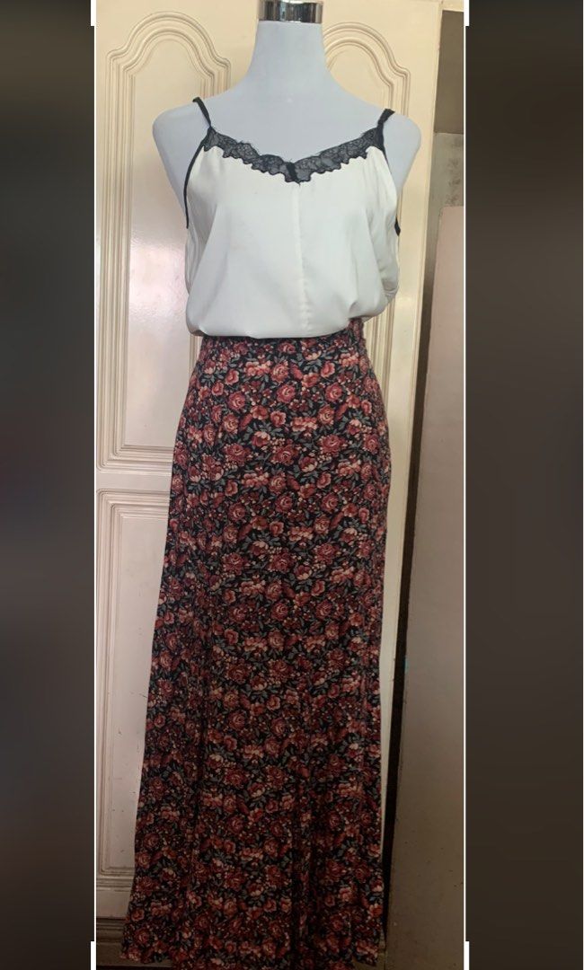 Forever 21 deals floral long skirt