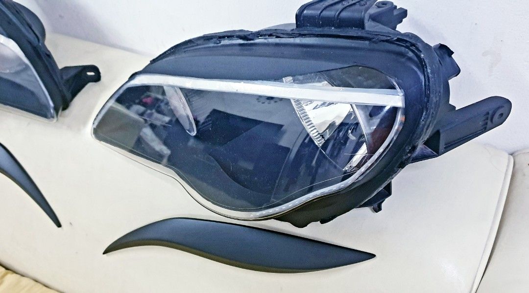 Gen 2 Persona Custom Headlamp with running LED, Auto Accessories on