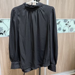 H&M 包釦黑上衣