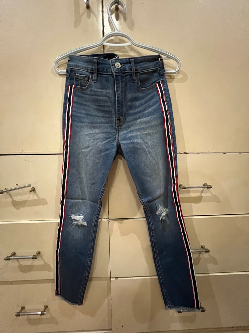 Hollister Ripped Jeans Women s 27