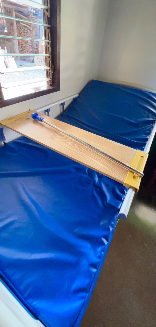 Hospital bed for sale (good as new), Health & Nutrition, Medical