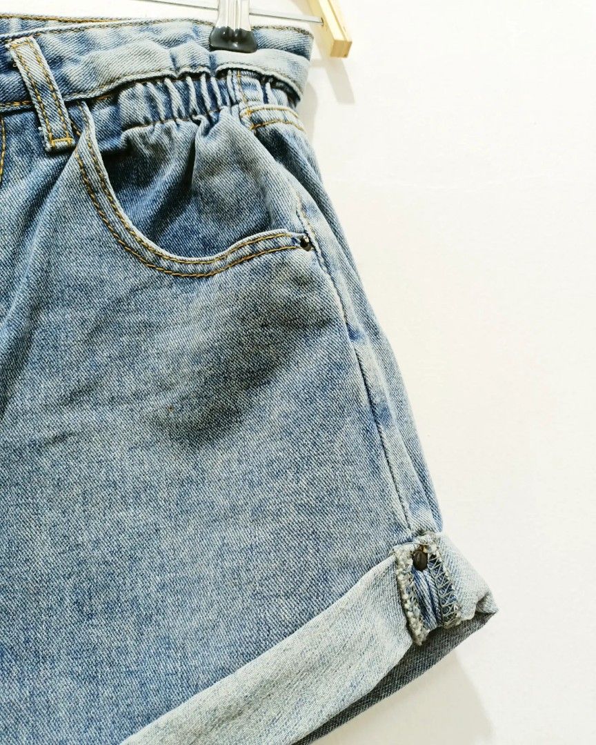 Hot pants denim, Fesyen Wanita, Pakaian Wanita, Bawahan di Carousell