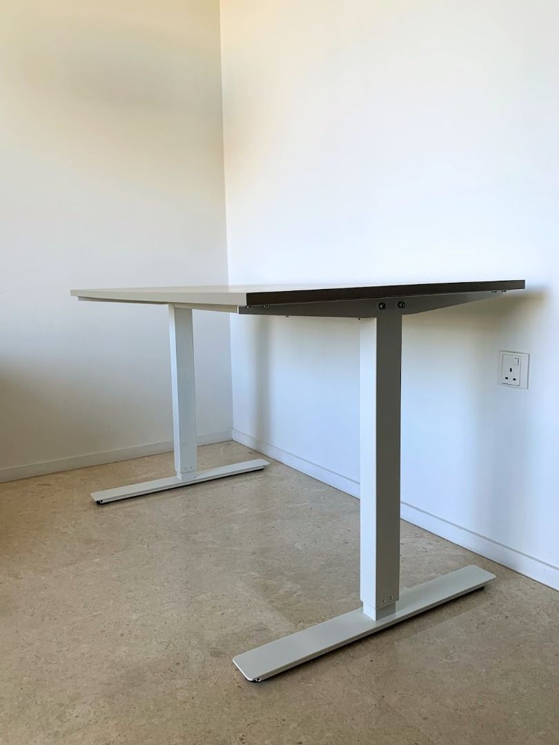 TROTTEN Desk sit/stand - beige/white 47 1/4x27 1/2