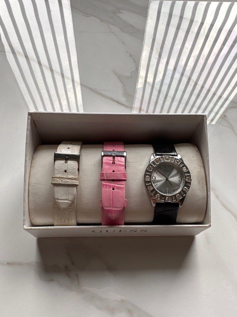 Jam Tangan Guess Strap Kulit Pink Putih Hitam Black White Original