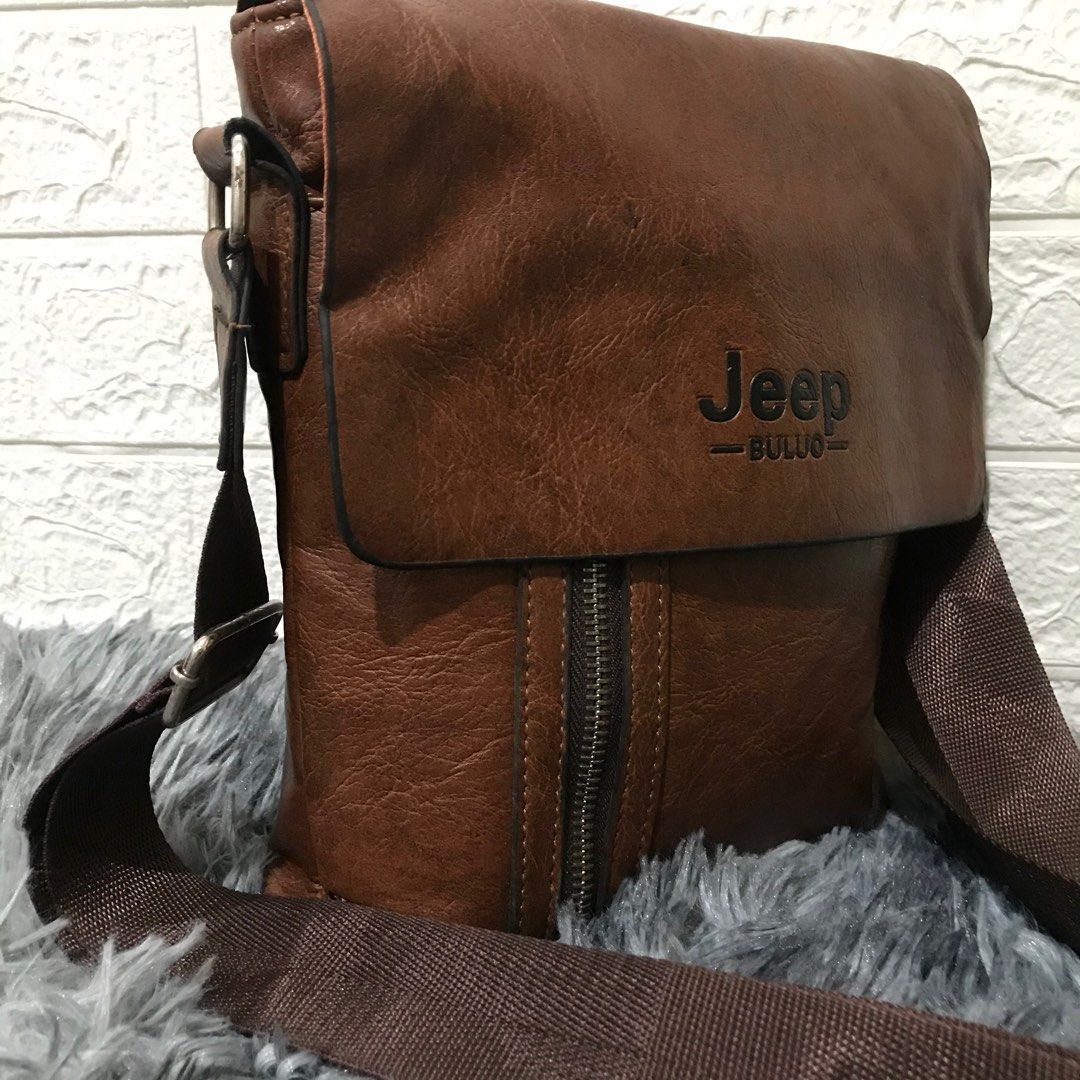 Jeep leather hotsell messenger bag