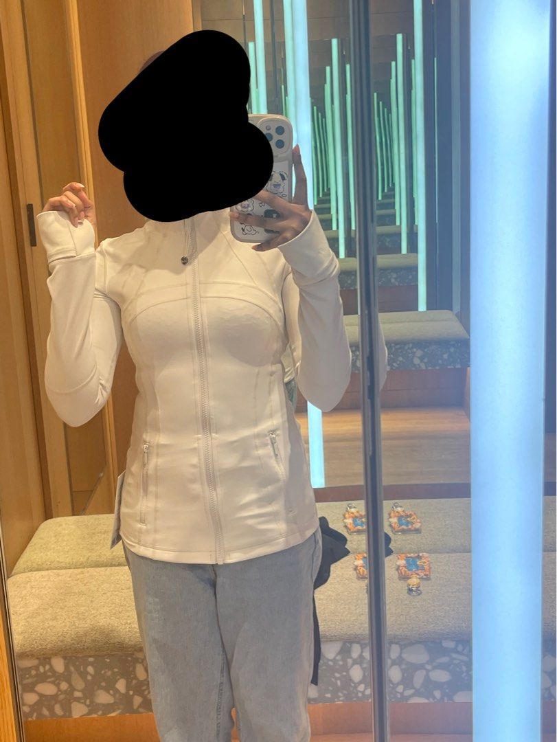 Lululemon define jacket (Category: Activewear) located in Singapore. Submitted by h3y1h3r3 (Listing ID 1225096821, Image 2). Description: Ive wore it once at the shop to try it on ,bought it home n then I realised its a little too tight for me but couldn’t return to the shop bcz i took the tag iff alr n lost the receipt😭. .