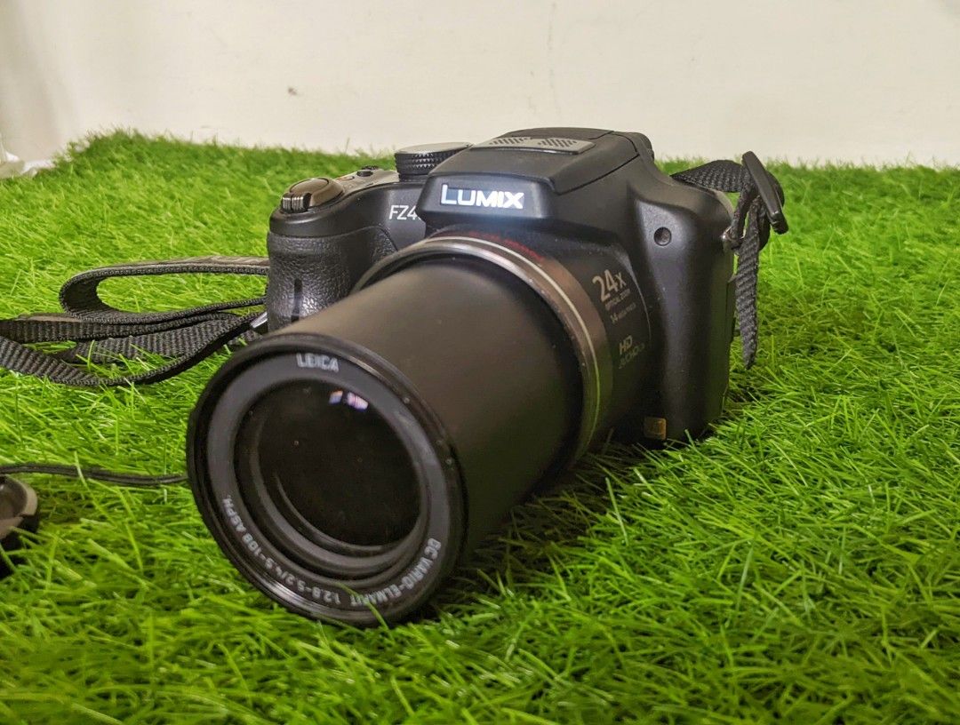 Lumix Fz40 camera (Leica lens ), Photography, Cameras on Carousell