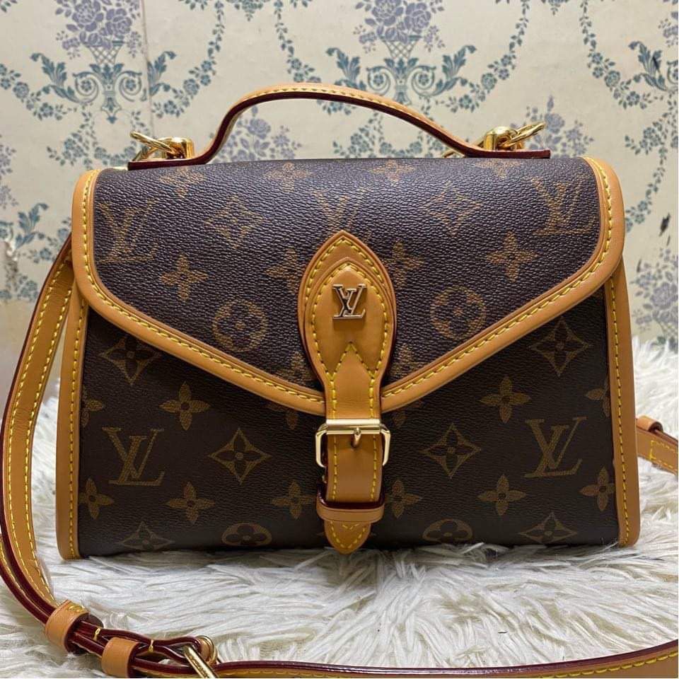 LV Chain Sling/ Shoulder Bag, Luxury, Bags & Wallets on Carousell