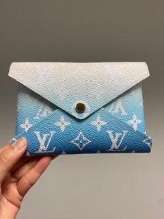 LOUIS VUITTON Monogram Giant By The Pool Victorine Wallet Light