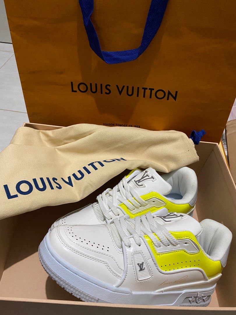 Sepatu Second Louis Vuitton MS0139 Tenis Sneaker size 40, Fesyen Wanita,  Sepatu di Carousell