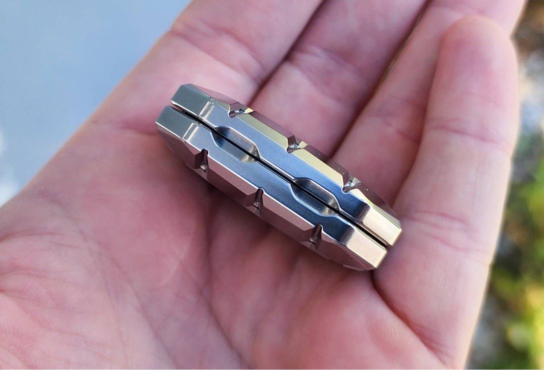 MAGNUS NoRing Zirc/Zirc/SS フィジェットトイ MAGNUS NoRing Zirc/Zirc/SS フィジェットトイ