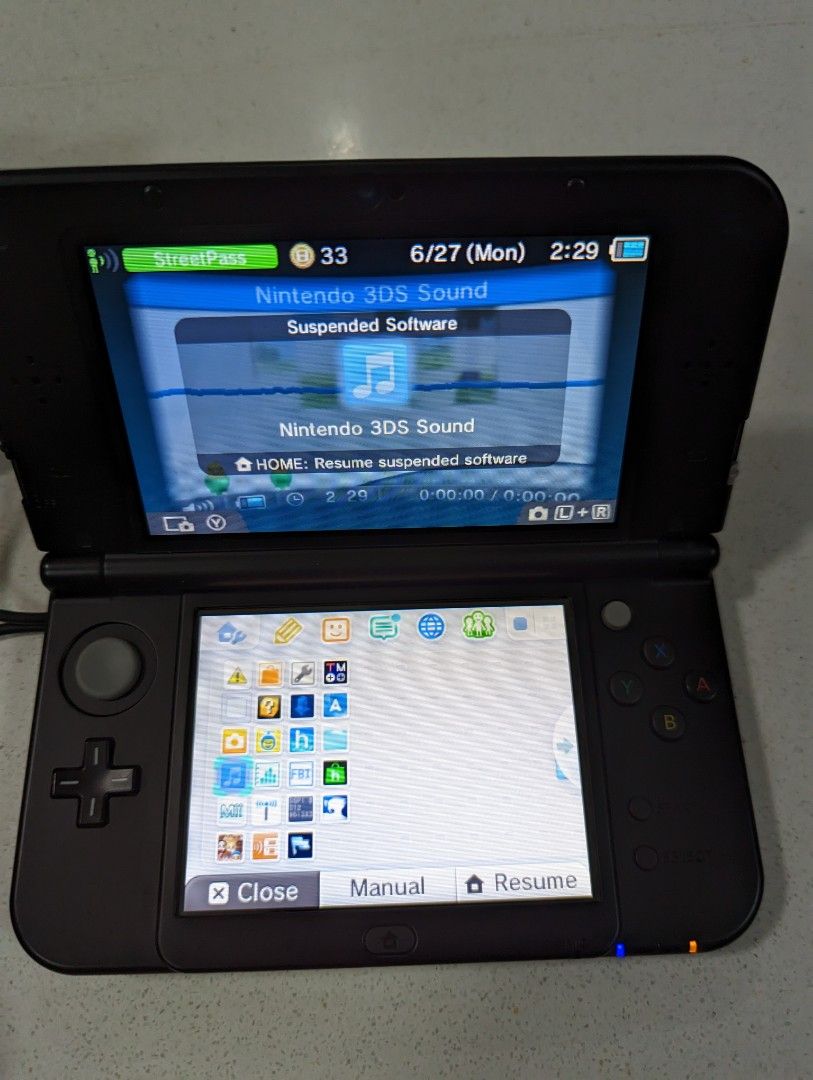 New 3DS XL pokemon sun moon special edition with grip and case and I