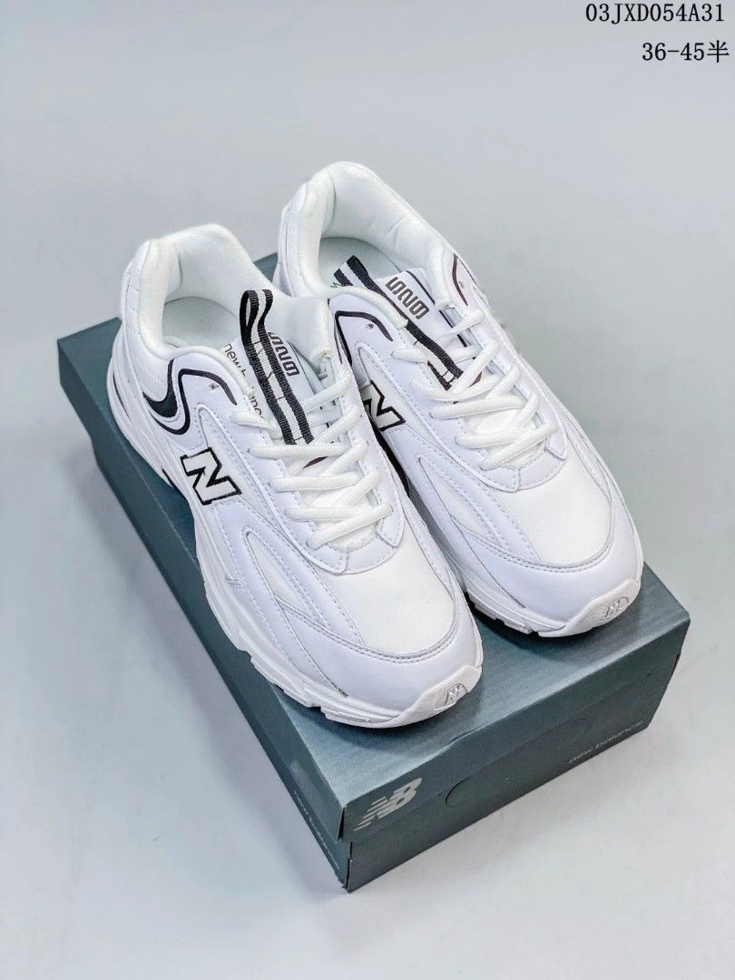 New Balance 725 premium trainers in white and grey Women s
