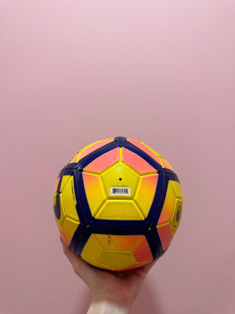 NIKE AEROWTRAC Football Soccer ball Sports Equipment Sports Games Racket Ball Sports on Carousell