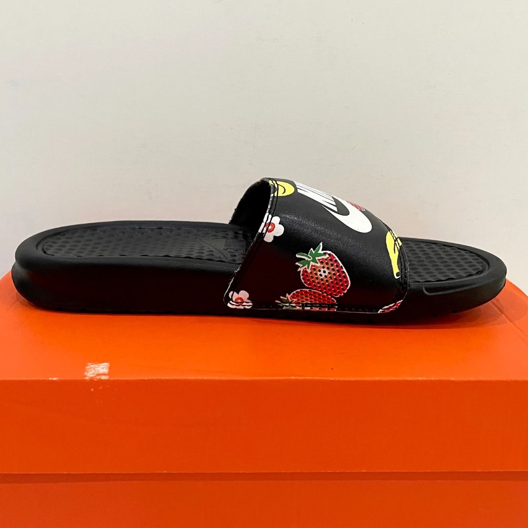 Nike benassi 37 on sale