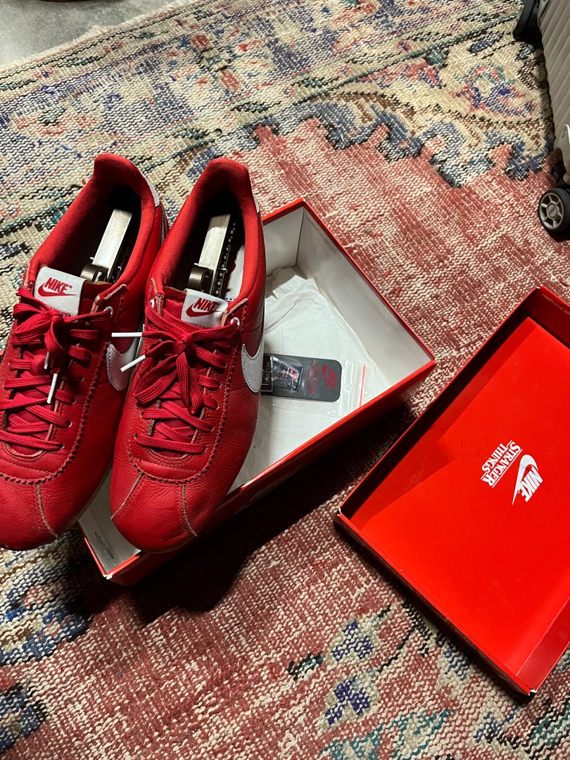 Red cortez stranger things sale