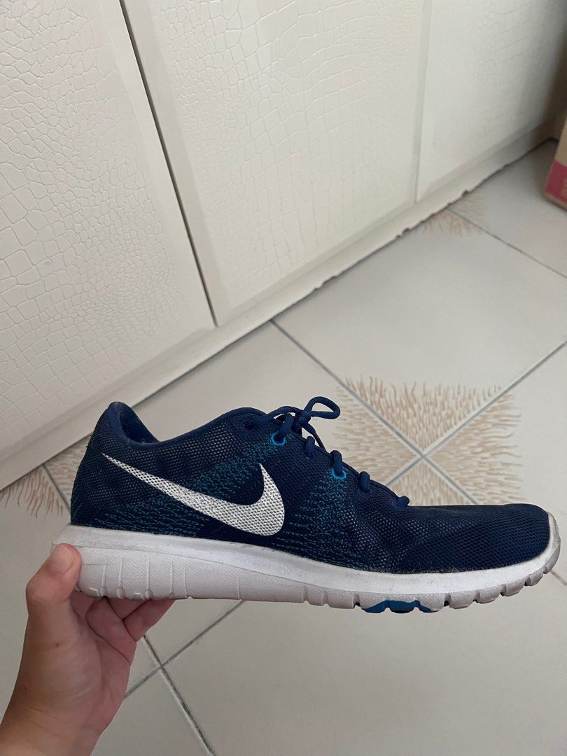 White nike clearance shoes junior