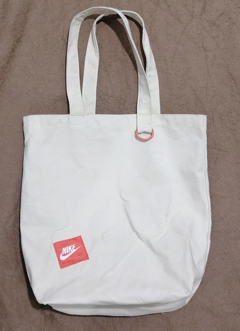 Nike cream tote bag hot sale