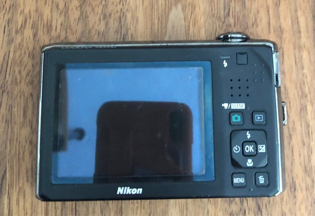 Nikon COOLPIX 防水カメラ 5倍ズーム動作未確認です Nikon COOLPIX 防水カメラ 5倍ズーム動作未確認です
