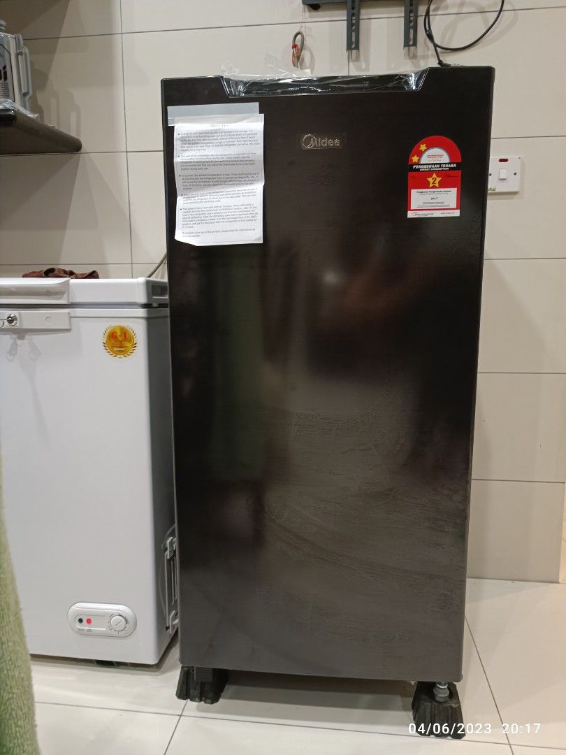 Old fridge for store sale near me