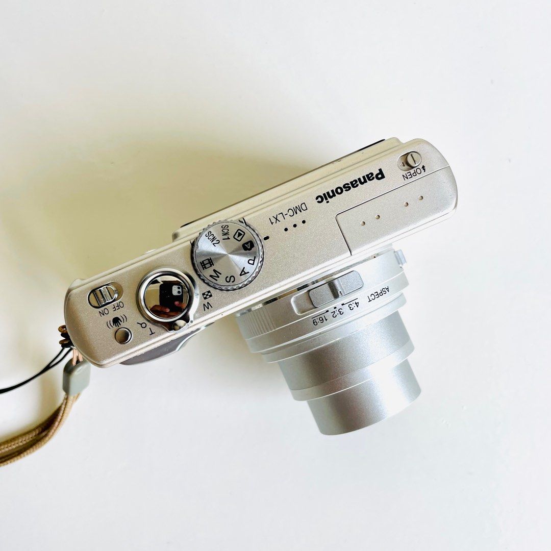 Panasonic Lumix DMC-LX1 – Compact Argenté, Pour Pièces (non Testé)