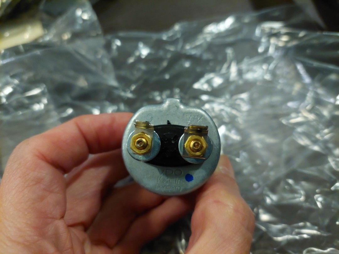 Porsche 996 Turbo oil pressure sensor, Car Accessories, Car