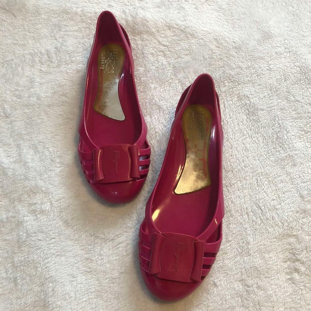 ferragamo jelly flats review