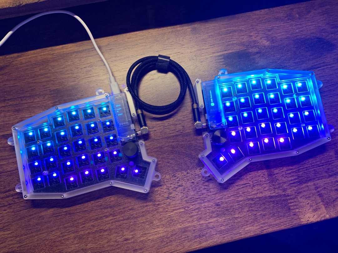 Sofle V2 Rgb With Stacked Acrylic Case And Frosted Polycarbonate Switch sofle-v2-rgb-with-stacked-acrylic-case-and-frosted-polycarbonate-switch