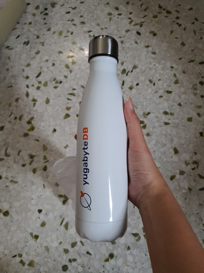 Stainless steel doublewalled water bottle, Furniture & Home Living
