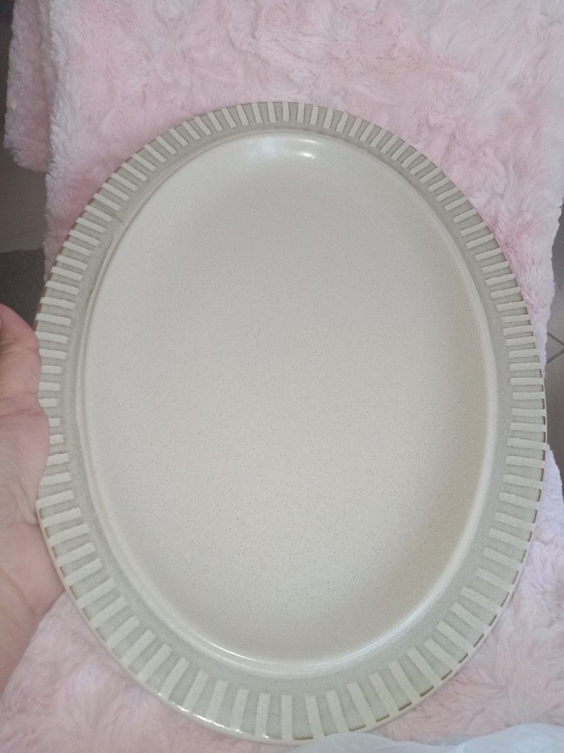 Stoneware Oblong Platter (Category: Bakeware) located in Butuan. Submitted by az-branded.items (Listing ID 1224937239, Image 2). Description: Size: 14" x 10" Mabigat- stoneware pwedi sa microwave, stove top, oven From Japan.