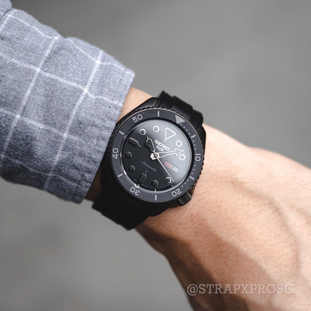 Seiko 5 sports sales automatic rubber strap