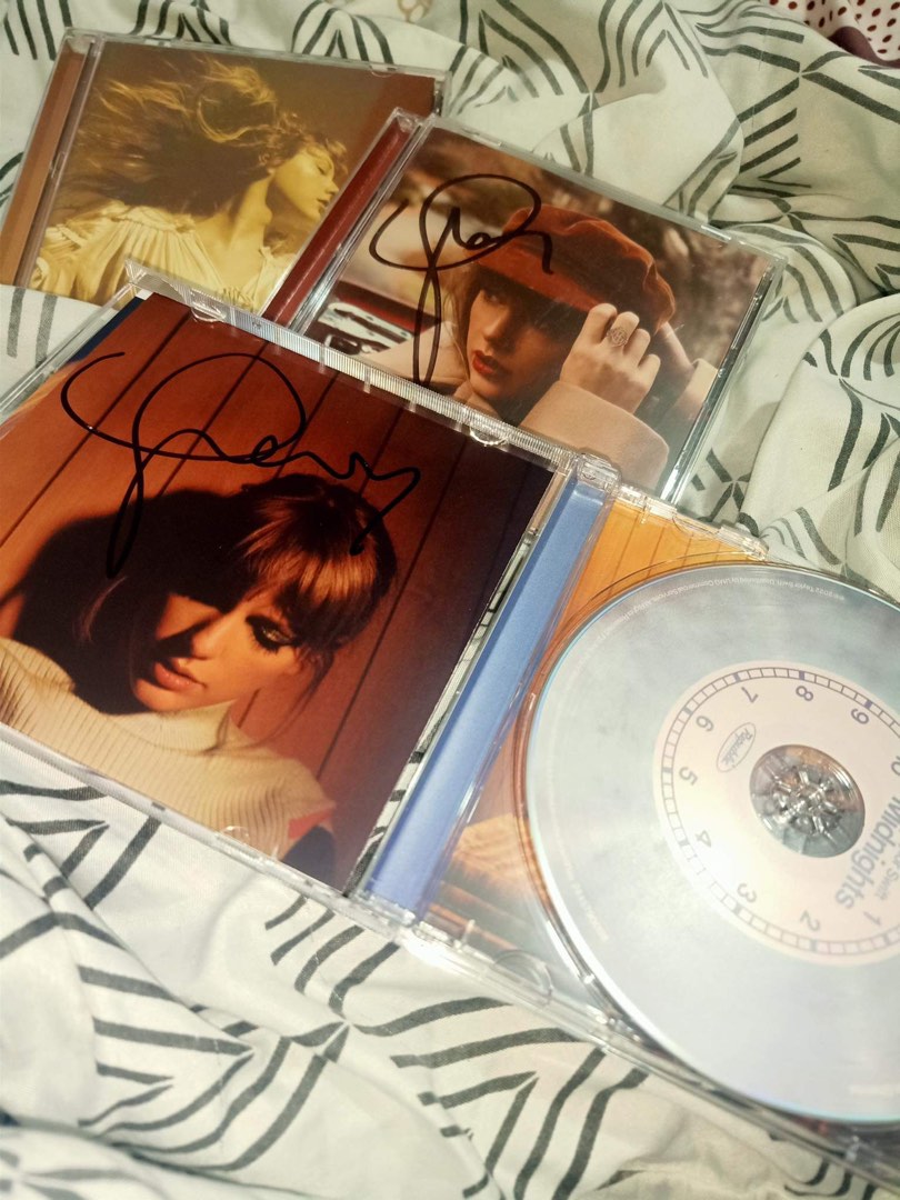 Taylor swift Taylor s version signed album Hobbies Toys Music