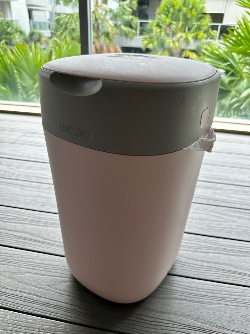 Tommee Tippee twist and click nappy disposal bin, Babies & Kids