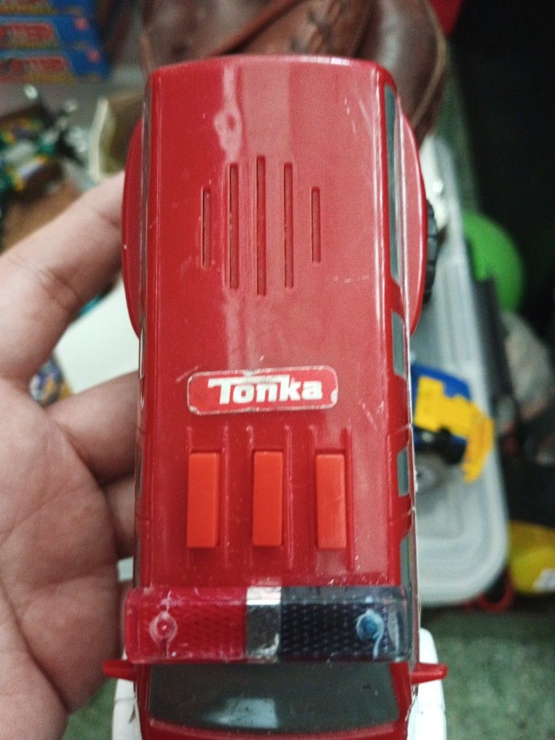 Tonka fire department SUV (Category: Vehicle & Diecast Models) located in Legazpi City. Submitted by kikosgarage (Listing ID 1224945574, Image 1). Description: hard plastic.
