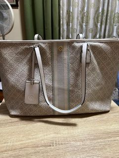 (Category: ) located in . Submitted by bestfindsforless (Listing ID 1225017509, Image 1). Description: .