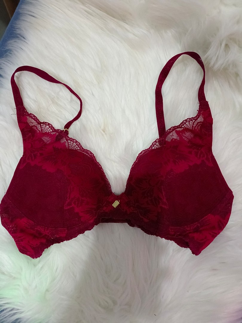 Triumph Bra, Women's Fashion, New Undergarments & Loungewear on Carousell