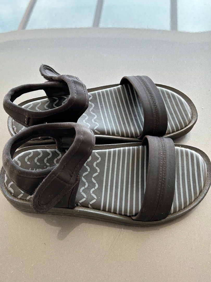 Boy Kids Sandal, Size : 4, 5, 6, Feature : Attractive Designs, Comfortable  at Rs 100 / Pair in Indore