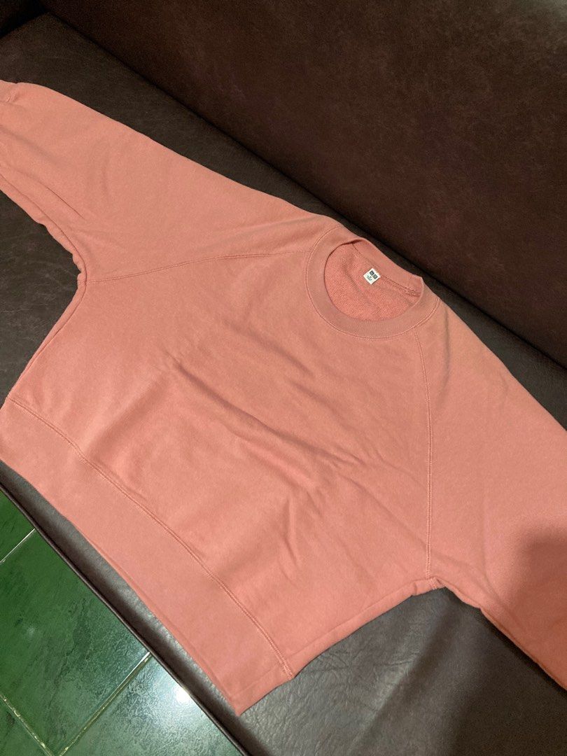 Uniqlo crew neck long sleeve (Category: Longsleeves) located in Caloocan City. Submitted by popskie (Listing ID 1225047552, Image 2). Description: Size Medium women Used 2x .